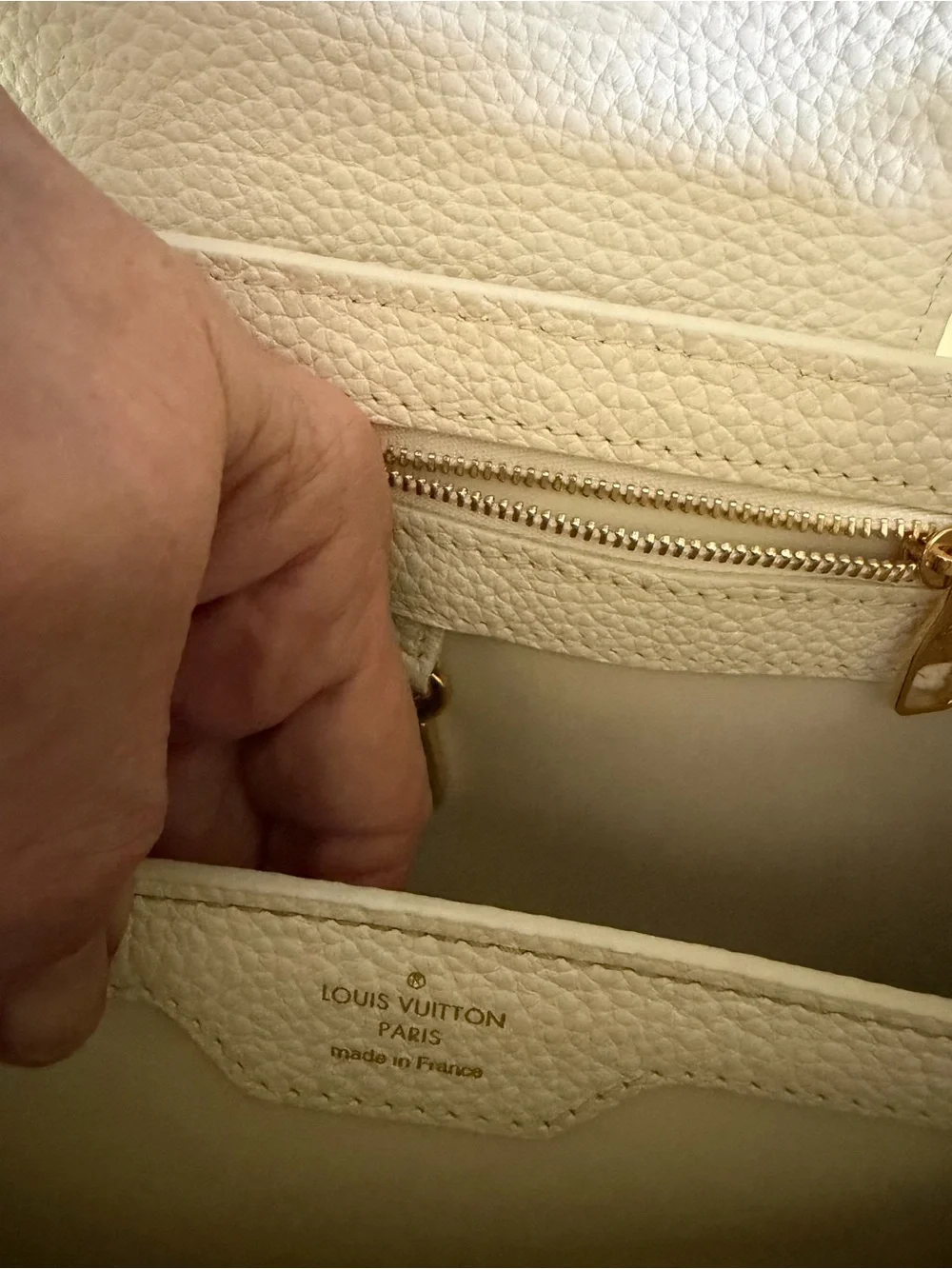 Louis Vuitton Capucines BB Taurillon Snow.